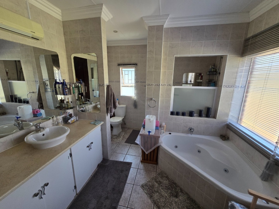 8 Bedroom Property for Sale in Grimbeeck Park North West